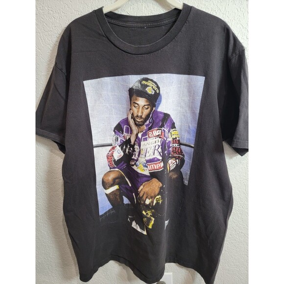 NBA KOBE BRYANT- CHAMPIONSHIP GRAPHIC T-SHIRT No size tag 2xL - Picture 3 of 3